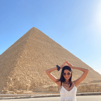 Noemi at Egypt next to Pyramids